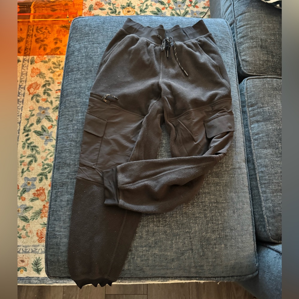 lululemon black cargo joggers